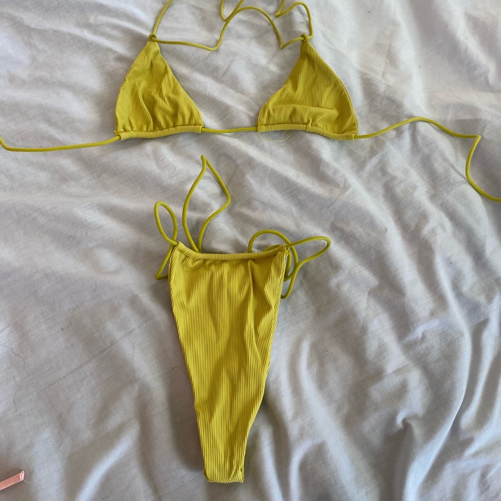 Mustard bikini